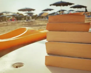 I Migliori Thriller e Gialli da Leggere in Estate: Libri Imperdibili sotto l’Ombrellone